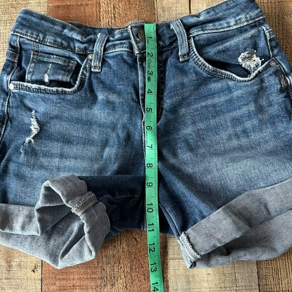 Silver Jeans Co. Women's Size 26 Boyfriend Short 4.5" Cuffed in Medium Blue - Picture 3 of 7